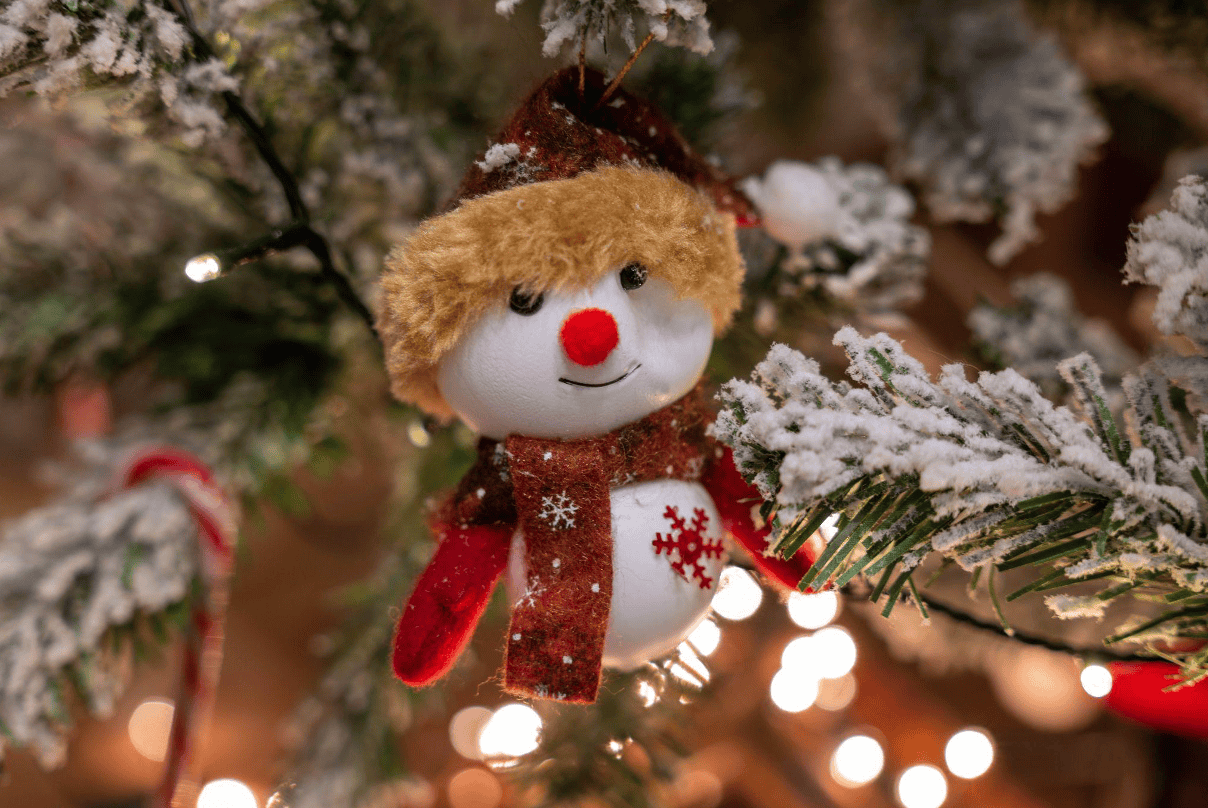 Full Artificial Christmas Trees for a Festive Home